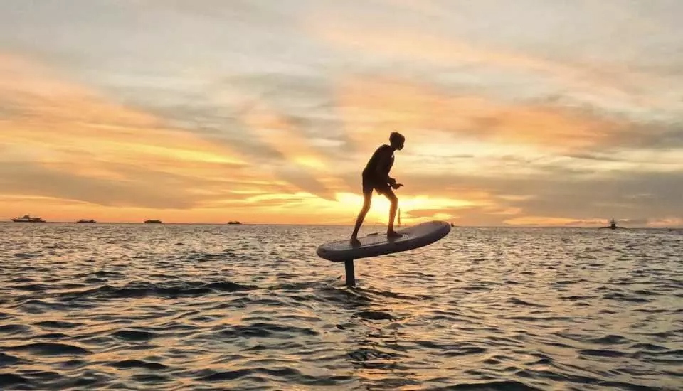 Glide above the Waves! Boracay's Hydrofoil Experience